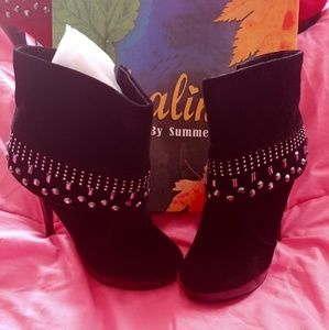 Nice new red and black boots